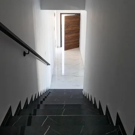 Nissi 4 Bedroom Sea View